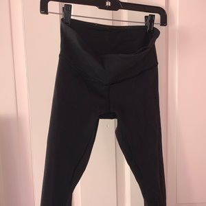 Lululemon Size 4 Wunder Under leggings